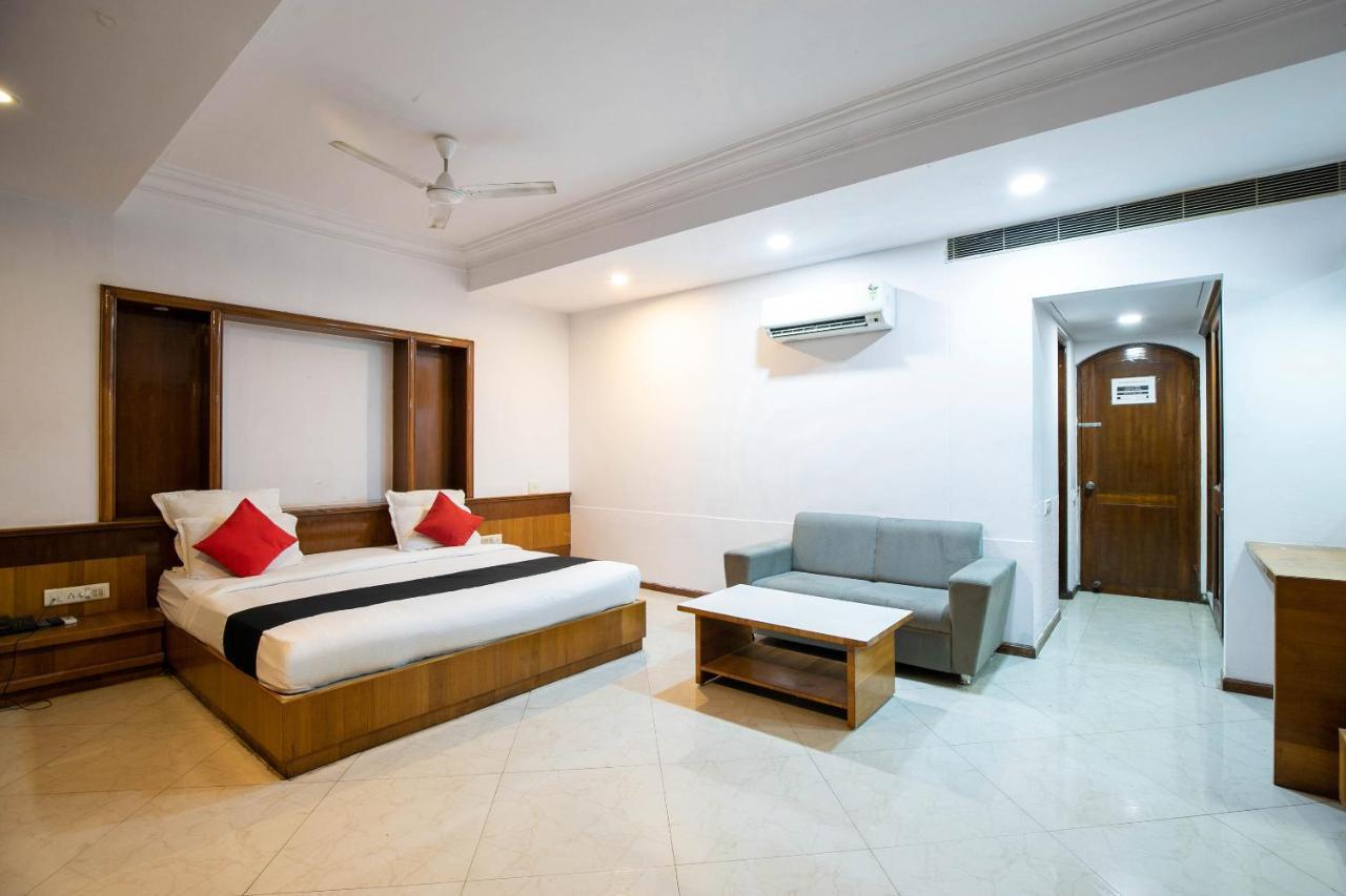 Collection O 49275 Hotel Suman City กันตินาการ์ ภายนอก รูปภาพ