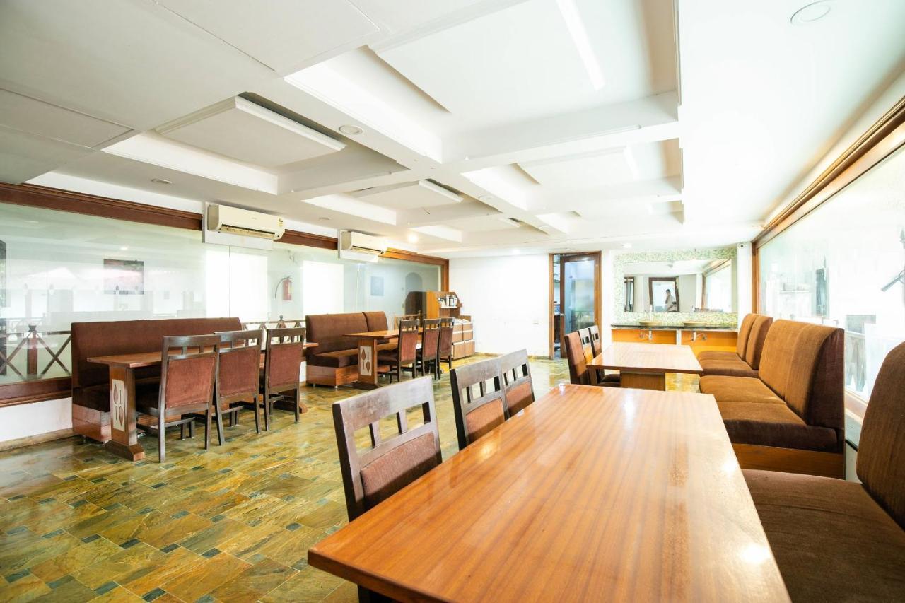 Collection O 49275 Hotel Suman City กันตินาการ์ ภายนอก รูปภาพ