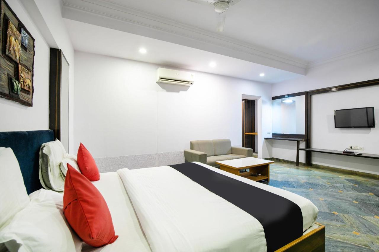 Collection O 49275 Hotel Suman City กันตินาการ์ ภายนอก รูปภาพ